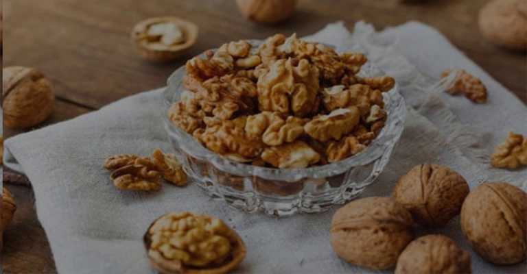 Some diseases are inflammatory and can cause infection and inflammation in the body. For example, eczema, asthma, and arthritis. People who suffer from these diseases can reduce the inflammation caused by such diseases by consuming a few walnuts daily.